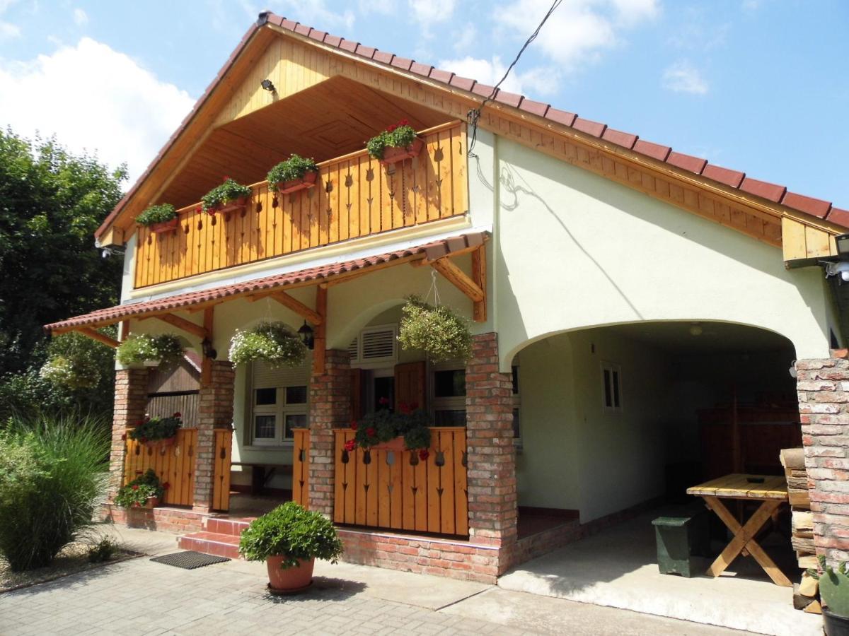 Péteri Dézsás Vendégház Sajoszentpeter Exterior foto